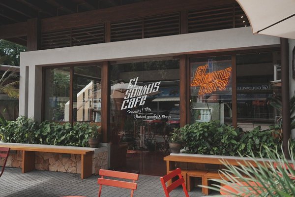Authorized local view of the El Somos café area and Bimba station in Santa Teresa